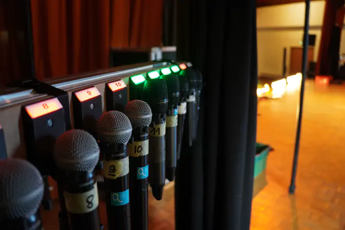 Microphone tally lights