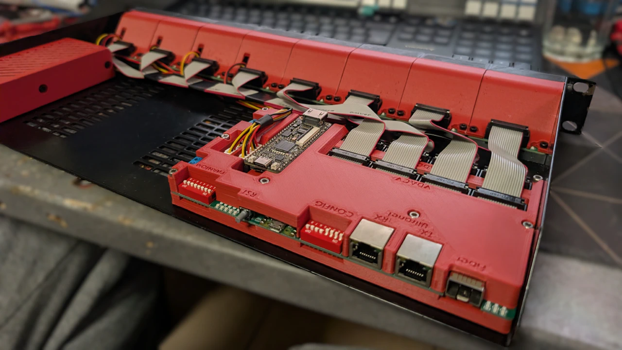 Final assembly (with cables, back)